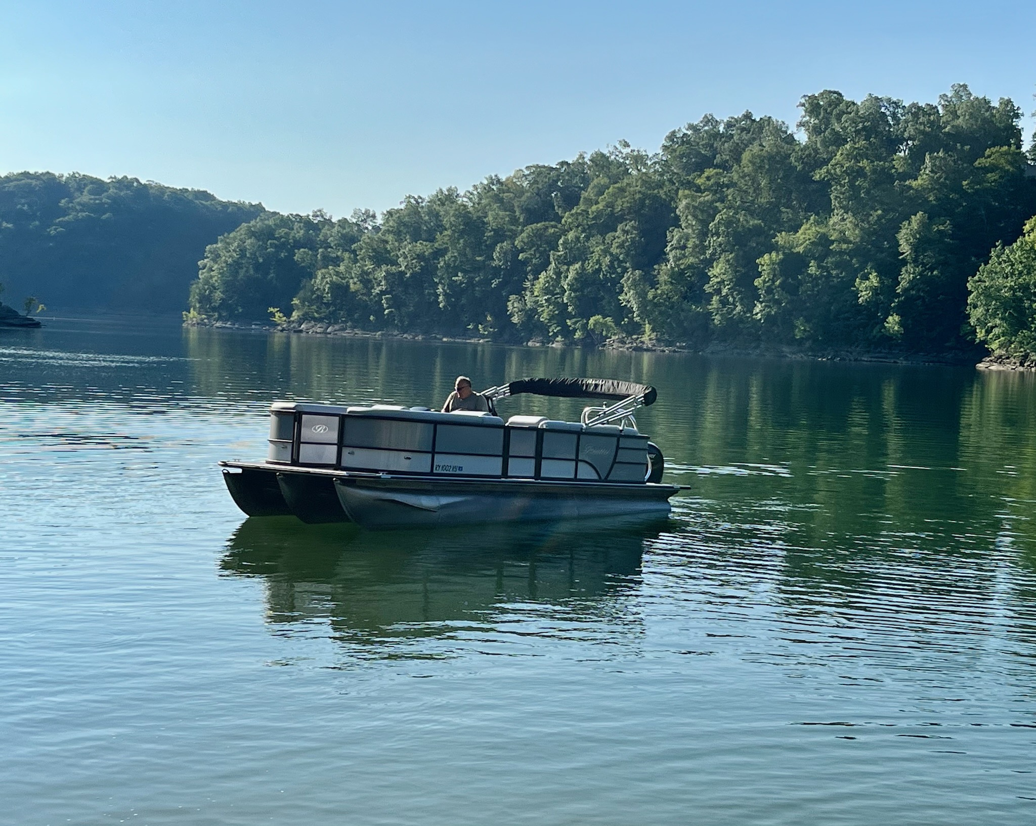 Bentley tritoon on Lake Cumberland