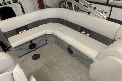 Bentley tritoon bow