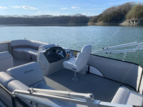 Bentley tritoon seating