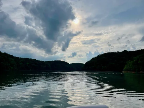 Lake Cumberland calm waters