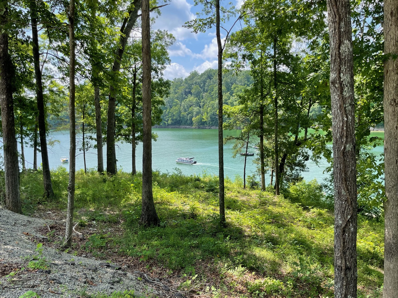 Scenic view of Lake Cumberland